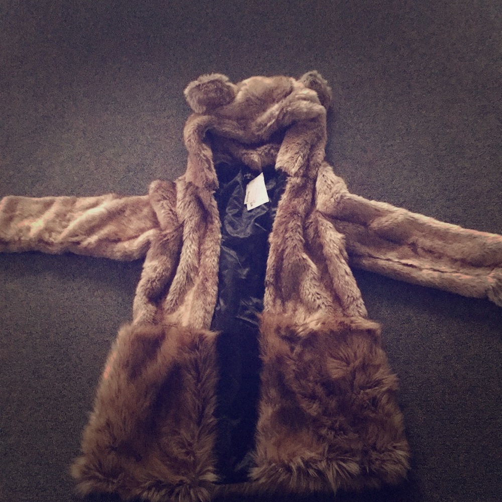 Brand new PECAOCUN Faux Fur Coat!